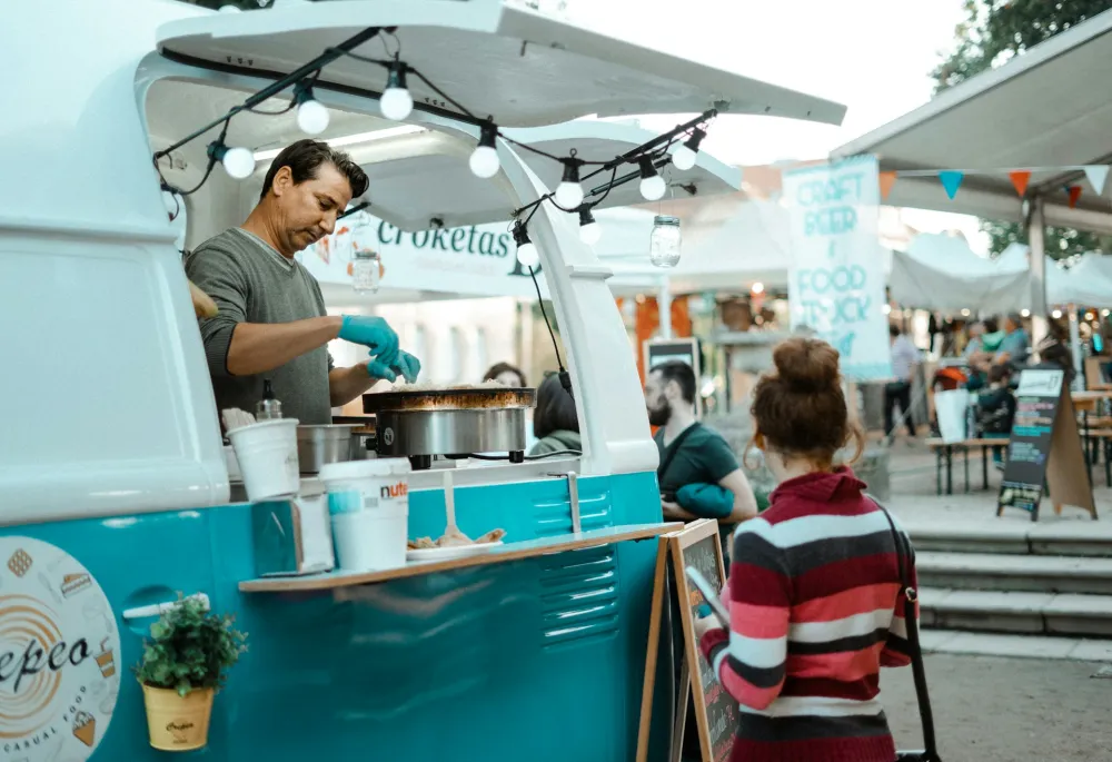 Seattle Food Truck .com - Starbucks Center Food Truck Pod